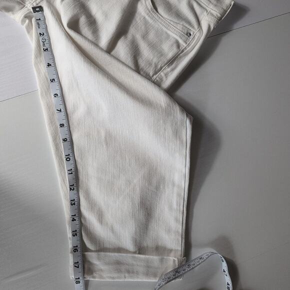 Levi's Womens Capri Jeans White Denim High Rise Pockets Cuffed Stretch Size 8 - Picture 13 of 16